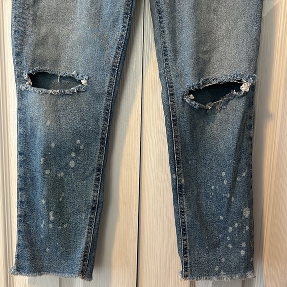BDG high waisted stretchy 27W Girlfriend Jean - Picture 3 of 6